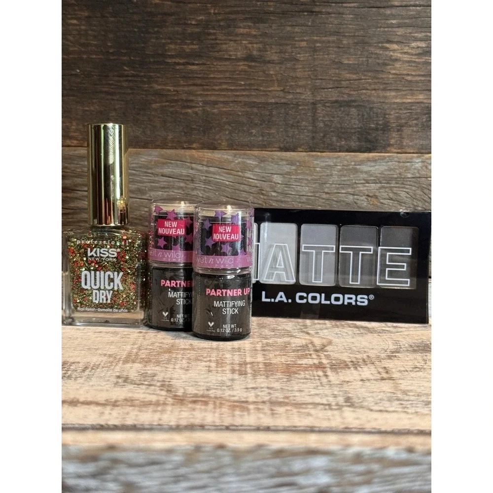Mini Makeup Bundle – LA Color Palette, Kiss Polish, Wet 'n Wild Matte Sticks x2‎